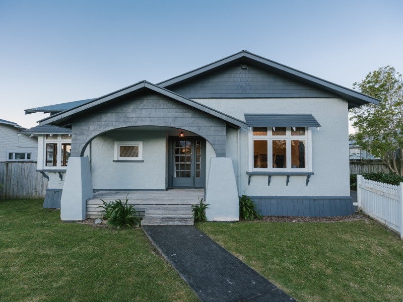 6 Tawa Street, Tokomaru, Palmerston North - Carousel 1