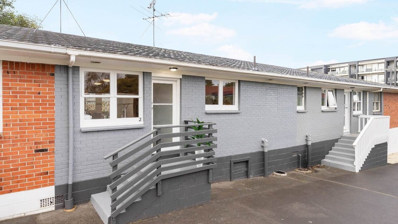 2/46 Banks Road, Mount Wellington, Auckland - Carousel 1