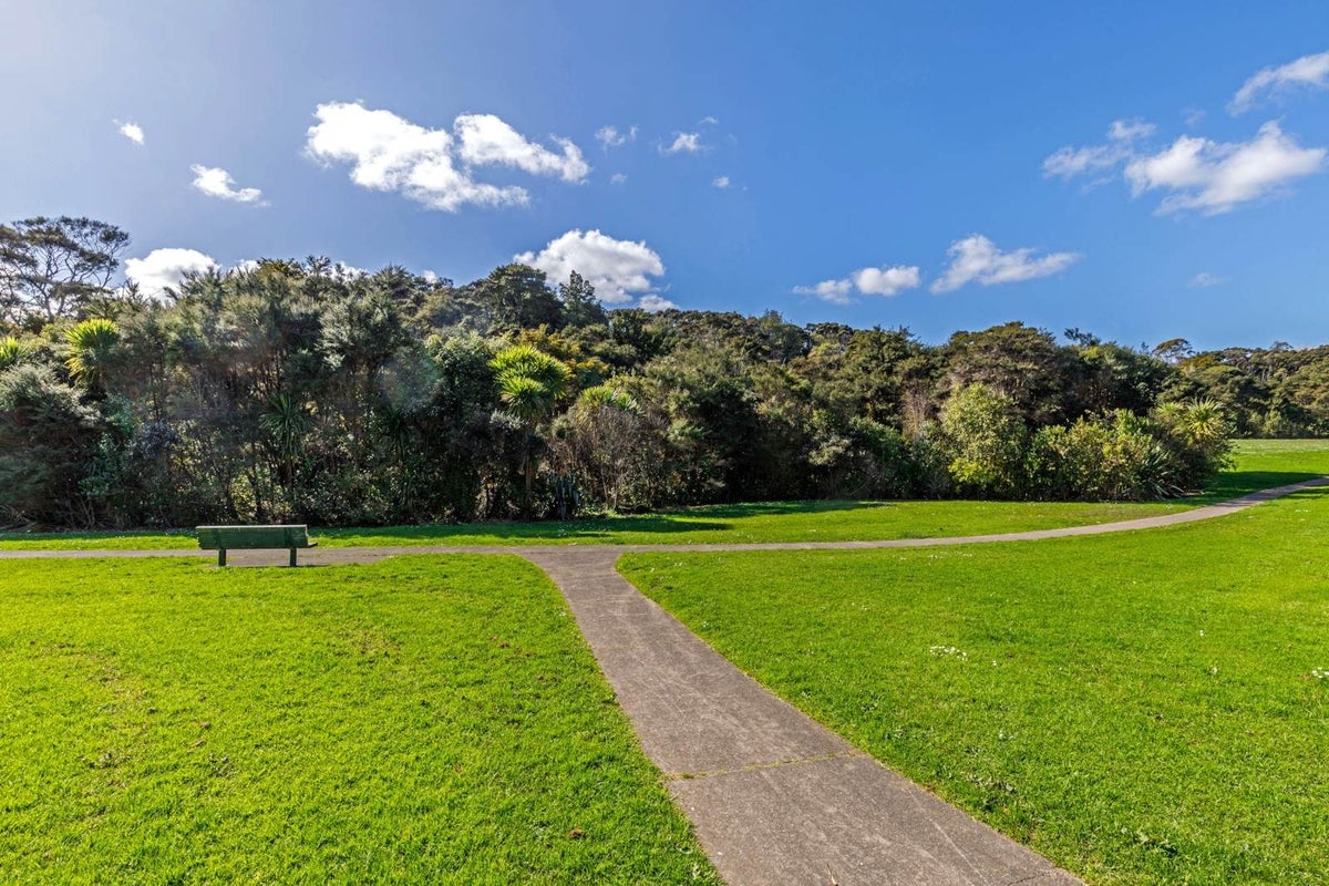 84 Landing Drive, Albany, Auckland - Carousel 2