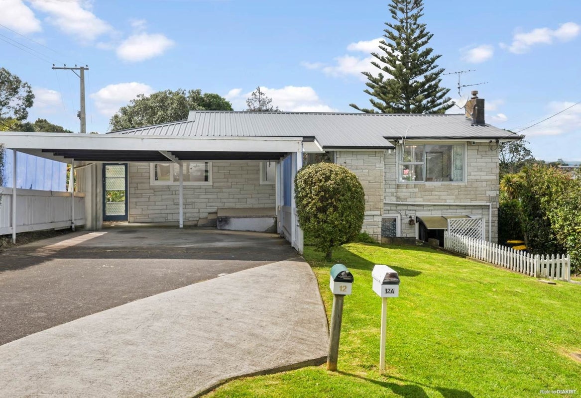 12 Limmer Place, Browns Bay, Auckland - Carousel 1