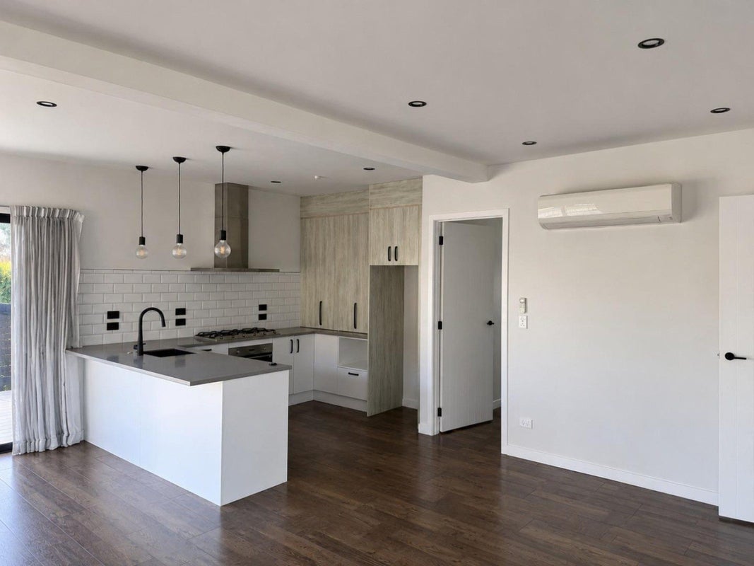 112 Brookfield Street, Hamilton East, Hamilton - Carousel 2