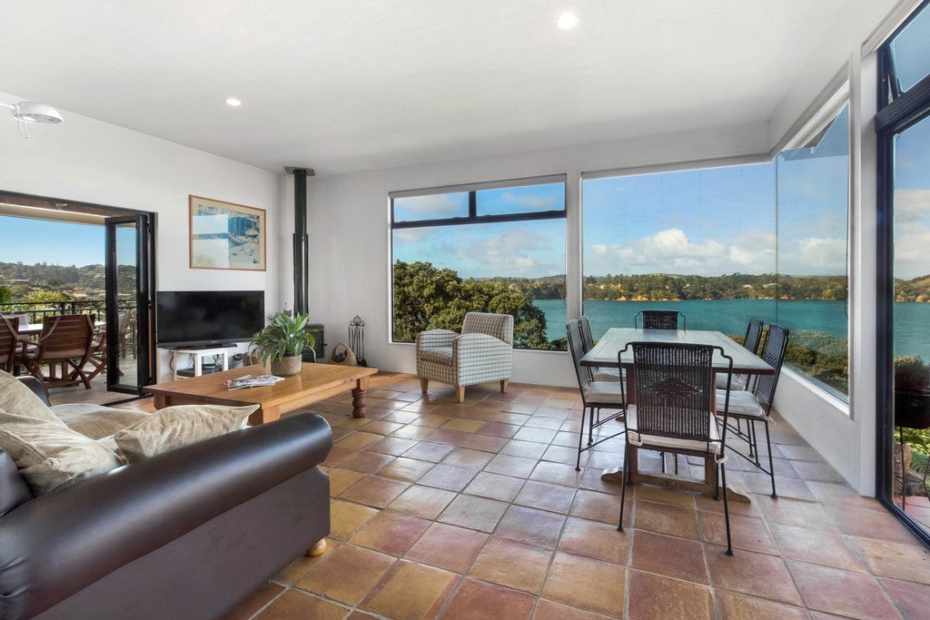 47 Burrell Road, Oneroa, Waiheke Island - Carousel 2