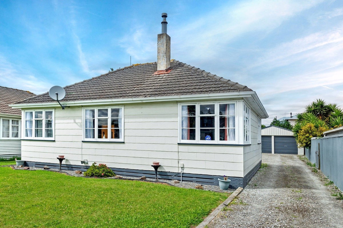3 Miro Street, Elgin, Gisborne - Carousel 1