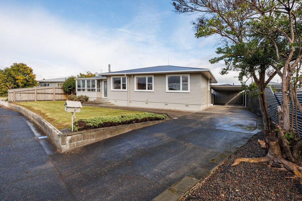 4 Ellesmere Crescent, Highbury, Palmerston North - Carousel 22