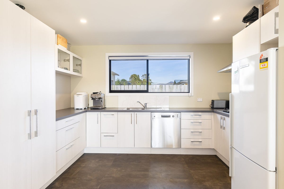 5 Mcdonald Place, Collingwood - Carousel 2