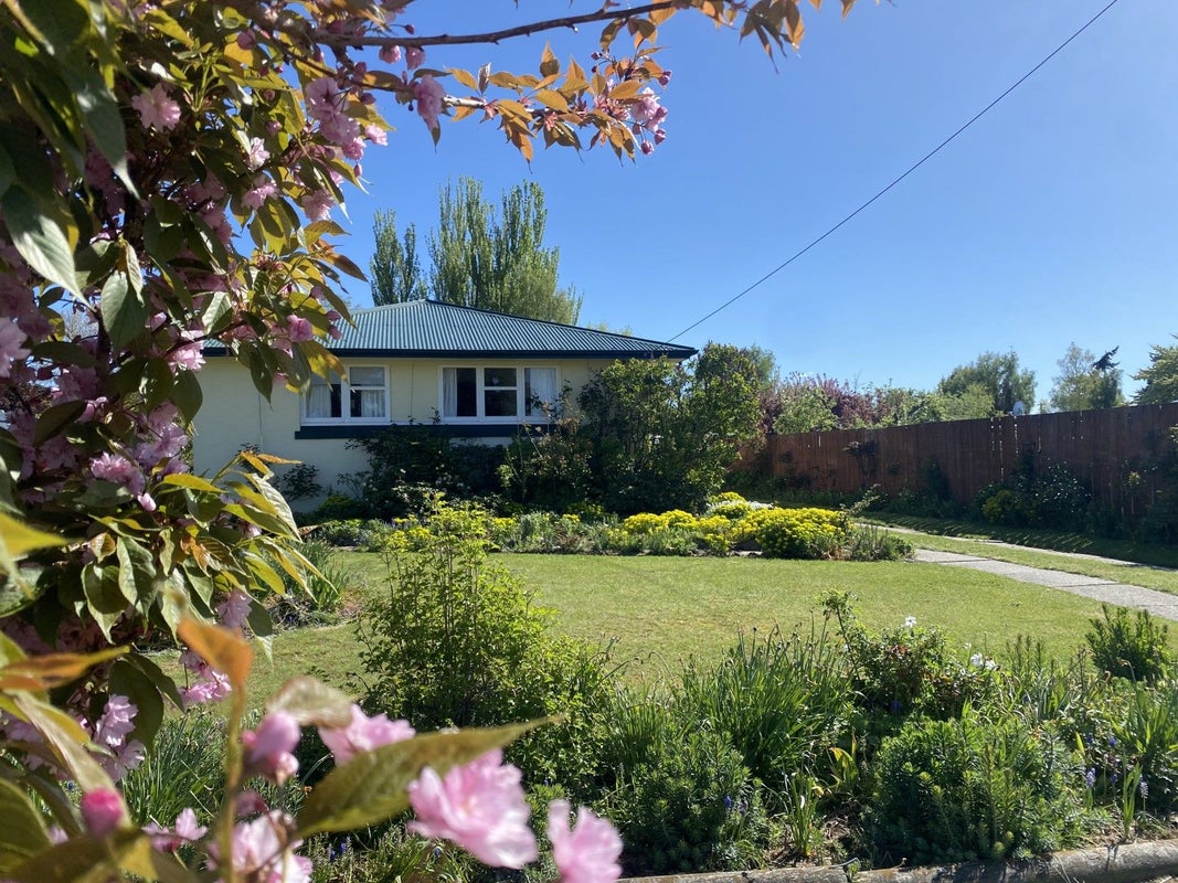 11 Knowles Crescent, Ranfurly, Ranfurly - Carousel 1