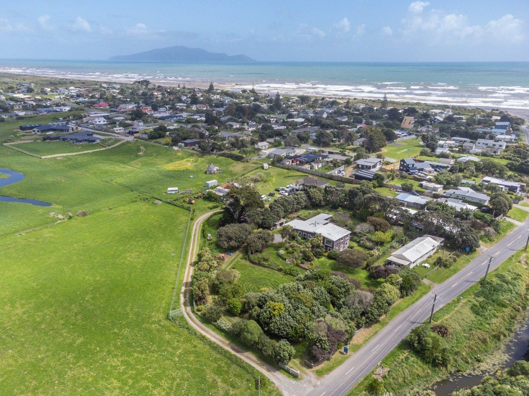 323 Te Horo Beach Road, Te Horo Beach, Otaki - Carousel 33
