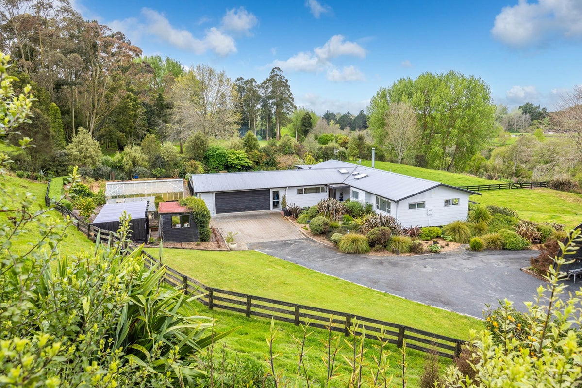 37 Lochiel Road, Rukuhia, Hamilton - Carousel 1