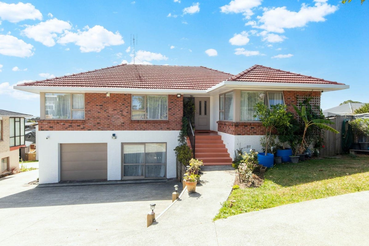 4237 Great North Road, Glendene, Auckland - Carousel 1