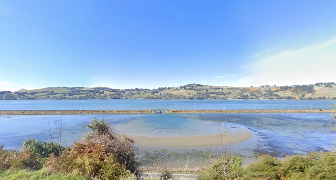 1B Burkes Drive, Saint Leonards, Dunedin - Carousel 1