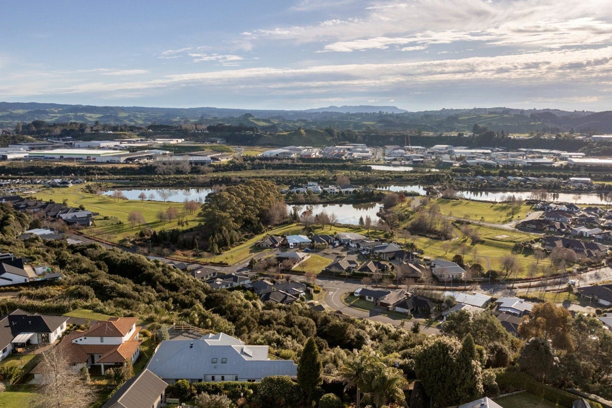 40 Broadwater Close, Pyes Pa, Tauranga - Carousel 50