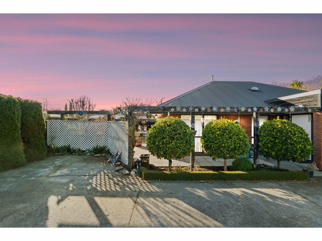 2/2 Fountainhead Lane, Hillmorton, Christchurch - Carousel 2
