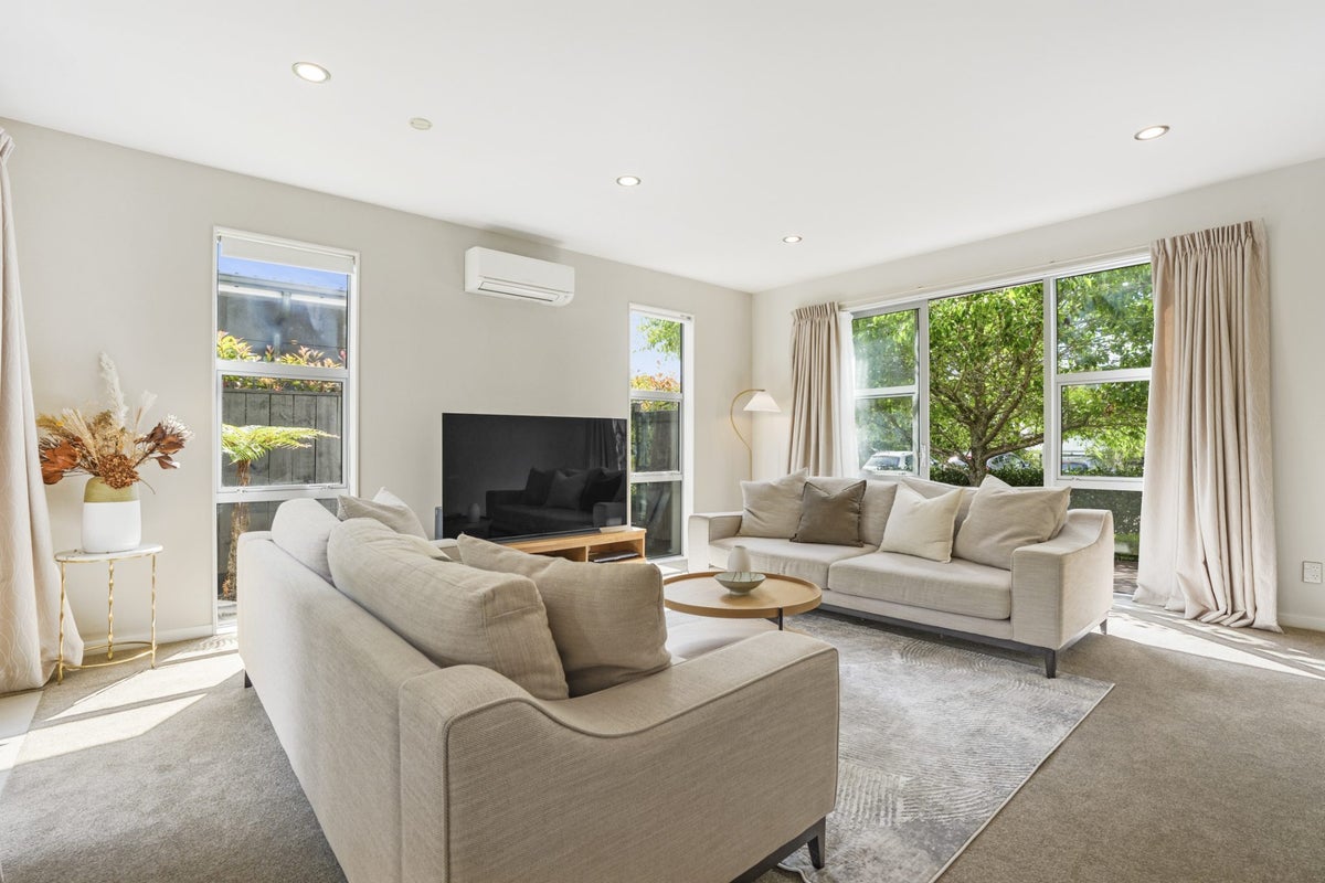 6 Tuatini Place, Long Bay, Auckland - Carousel 2