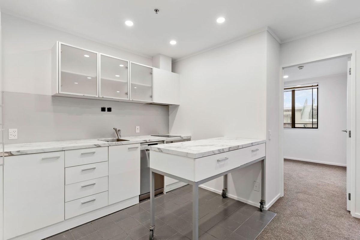 426/184 Symonds Street, Grafton, Auckland - Carousel 2