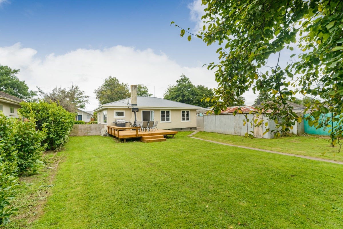 20 SEDDON ST, takaro, Palmerston North - Carousel 1