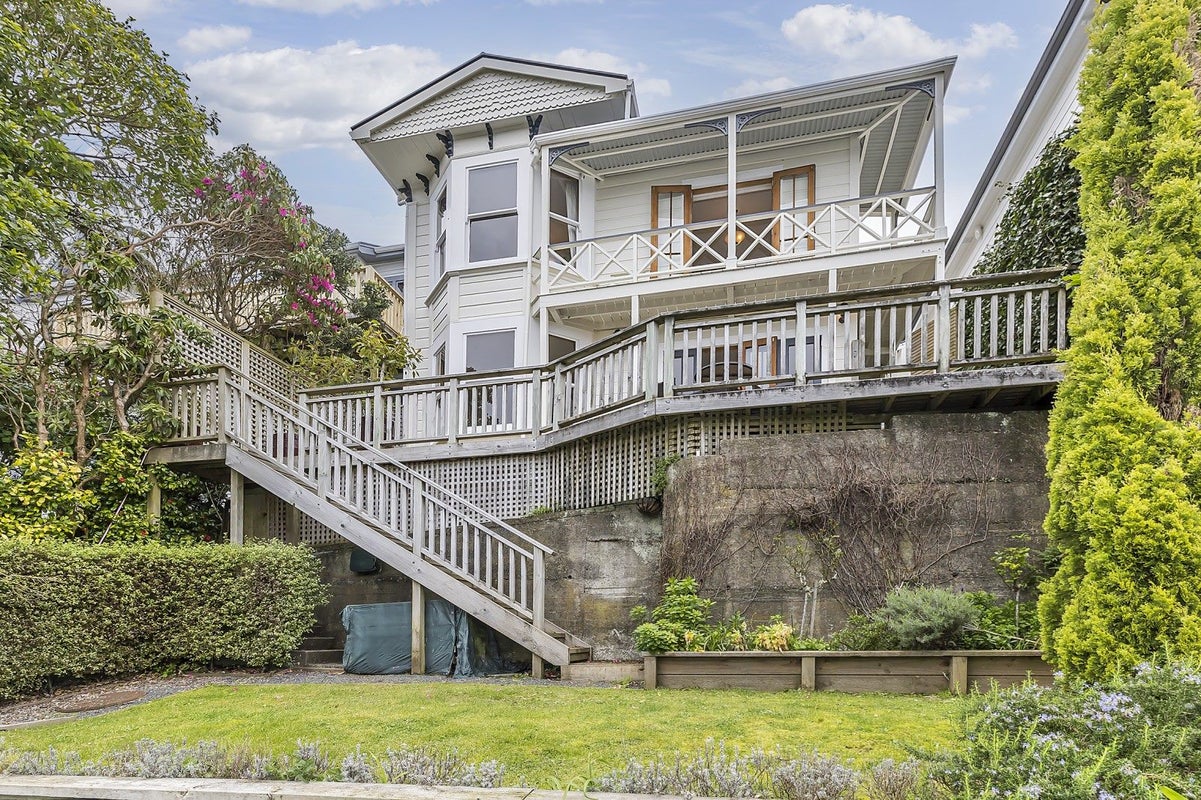 35 Karepa Street, Brooklyn, Wellington - Carousel 2