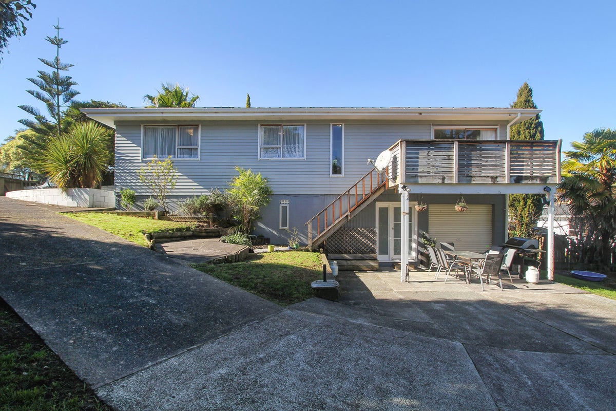 8 Papa Place, Birkdale, Auckland - Carousel 1