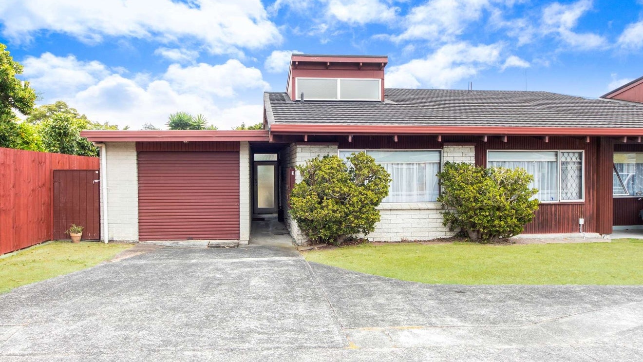 1/35 Swanson Road, Henderson, Auckland - Carousel 1