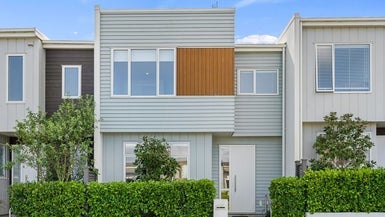 142 Seventh View Avenue, Beachlands, Auckland - Carousel 1
