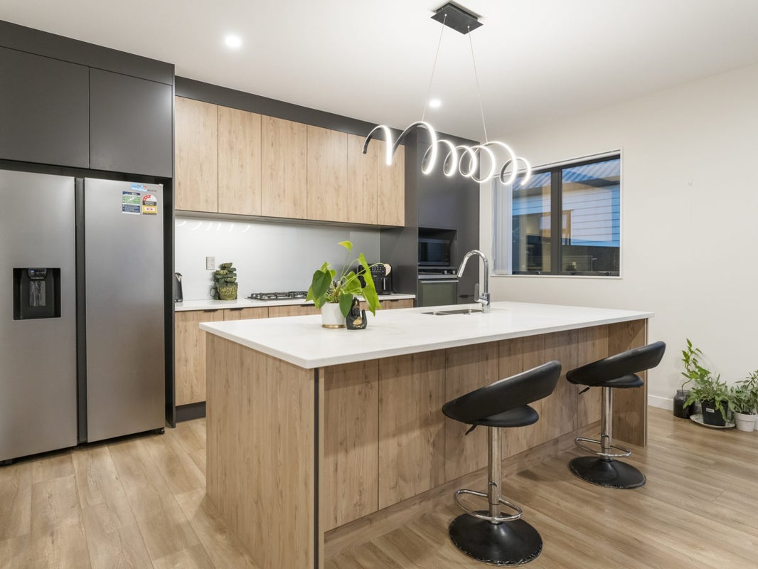 43 Jeroboam Loop, Kumeu - Carousel 2
