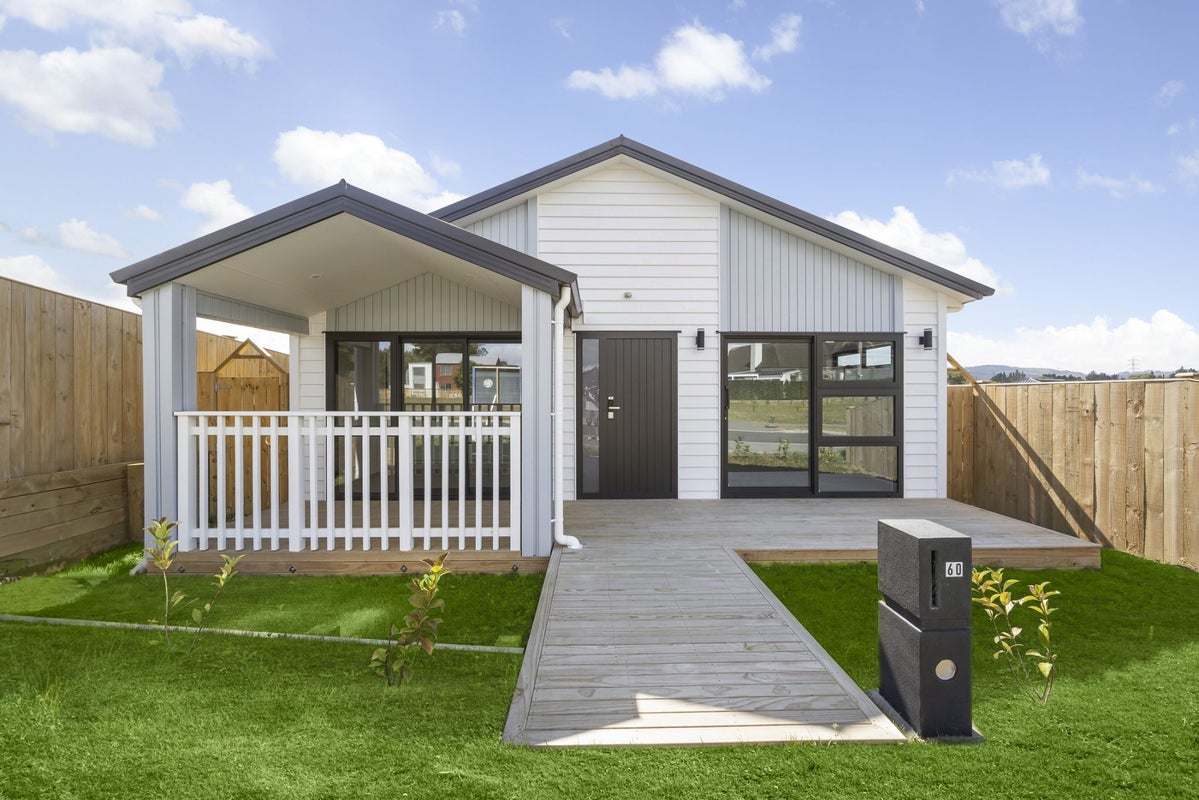 60 Rorotu Avenue, Karaka, Papakura - Carousel 2