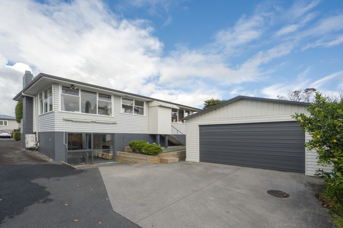 17 Hilltop Road, Parkvale, Tauranga - Carousel 1