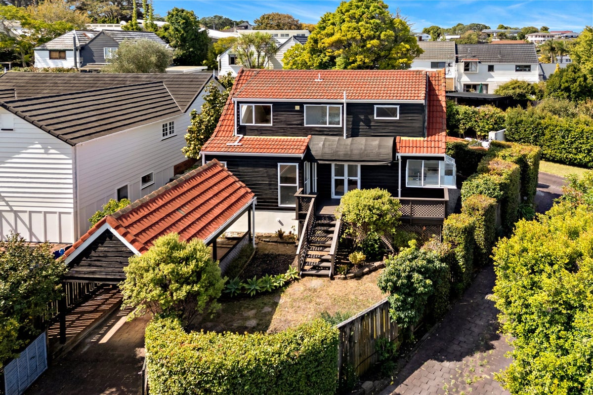 6/110 Norman Lesser Drive, St Johns, Auckland - Carousel 1