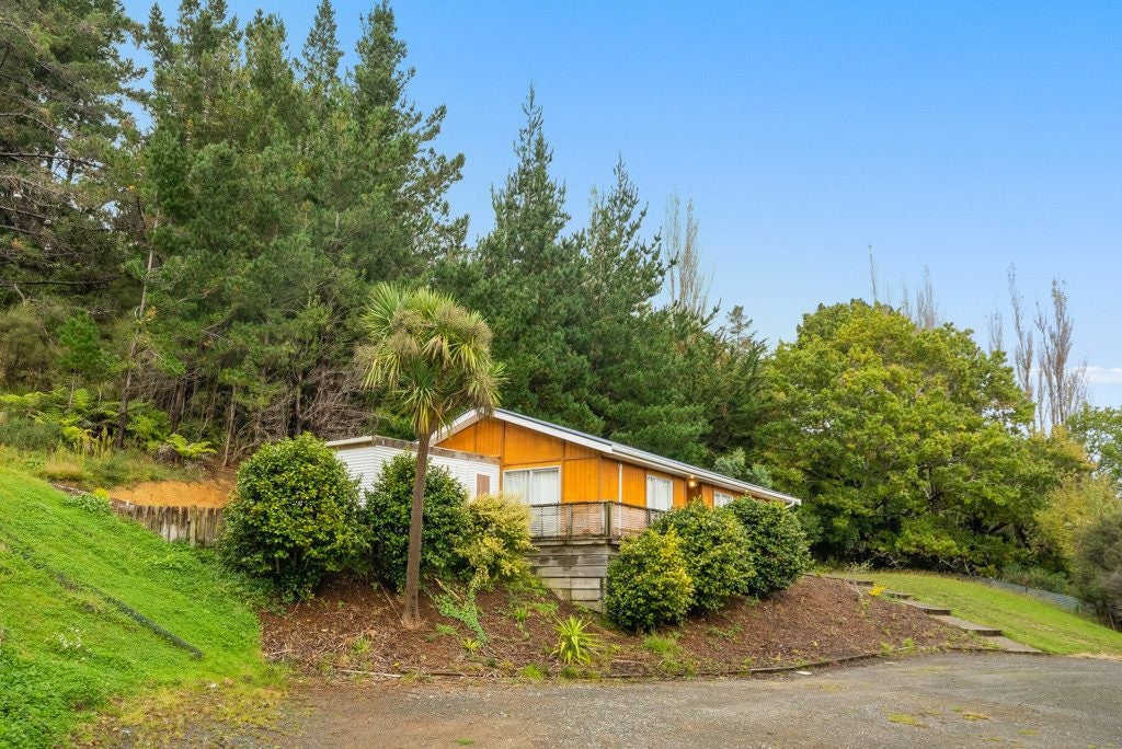 11 Montgomery Street, Stokes Valley, Lower Hutt - Carousel 2