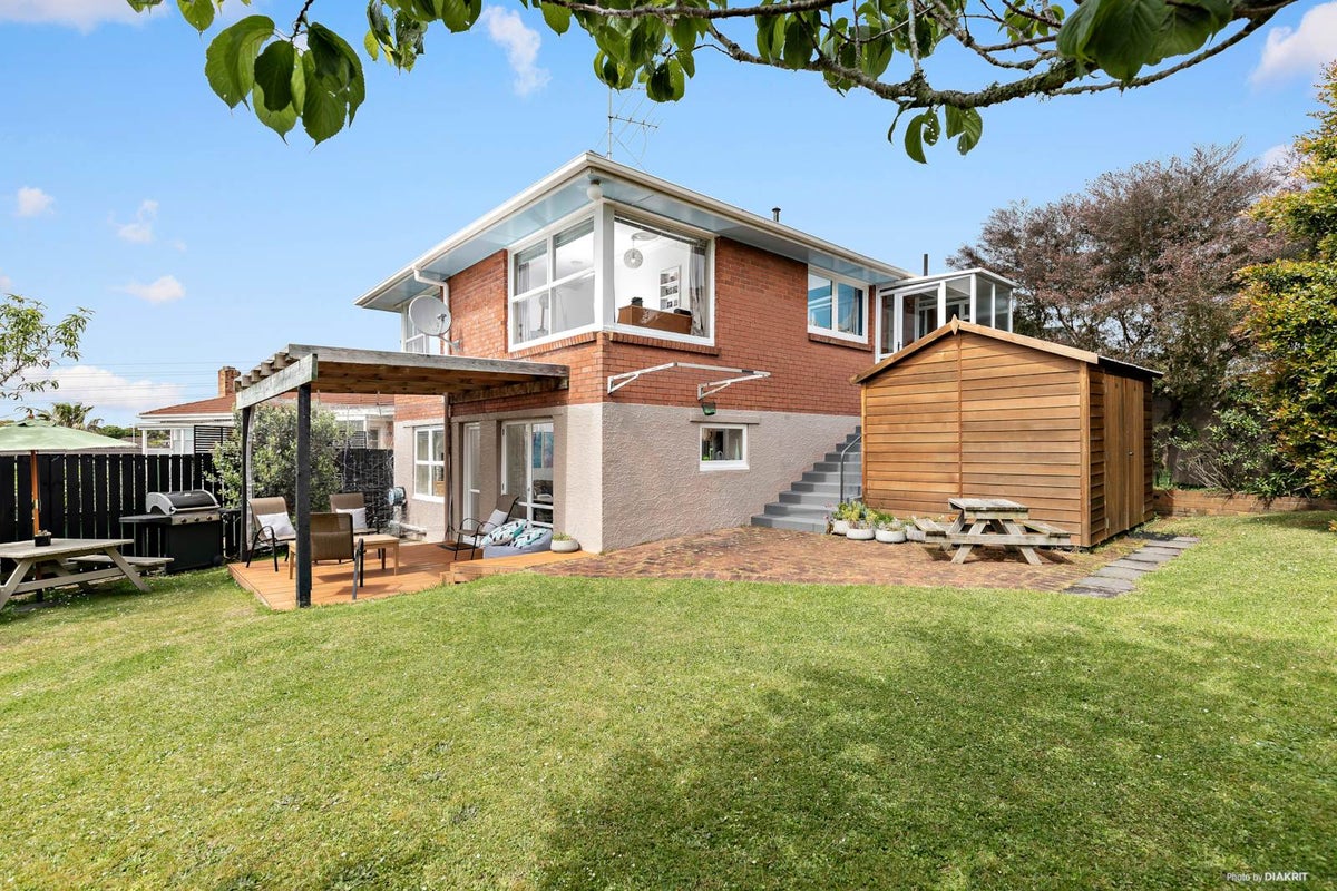 15A Currie Avenue, Hillsborough, Auckland - Carousel 2