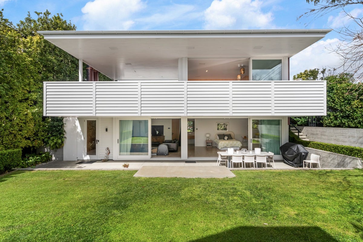 215 Jervois Road, Herne Bay, Auckland - Carousel 1