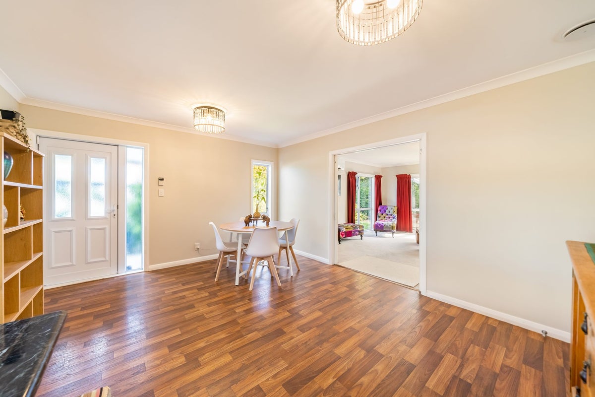 130 McLeod Street, Elderslea, Upper Hutt - Carousel 26