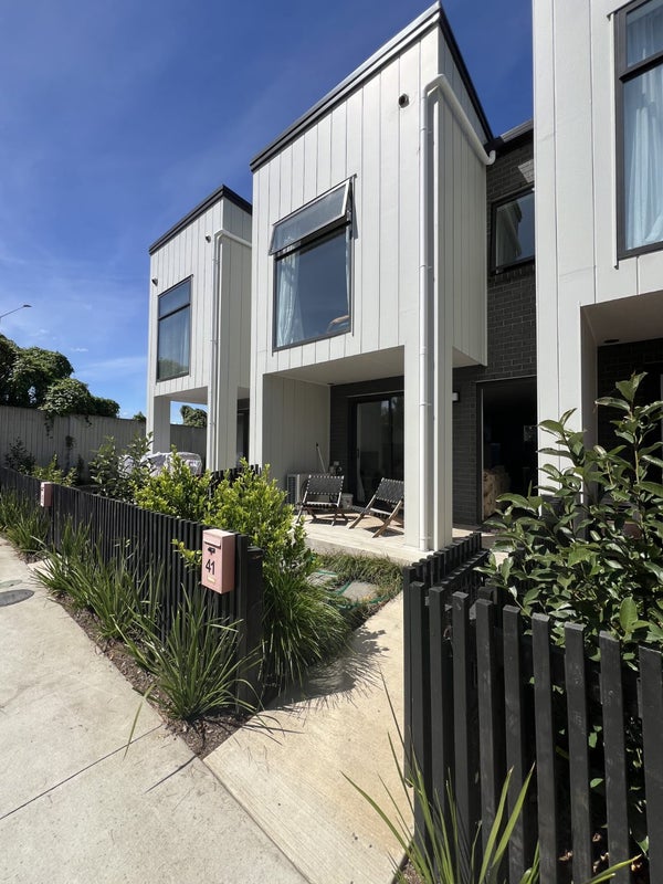 41 Whai Hua Lane, Mangere Bridge, Auckland - Carousel 1