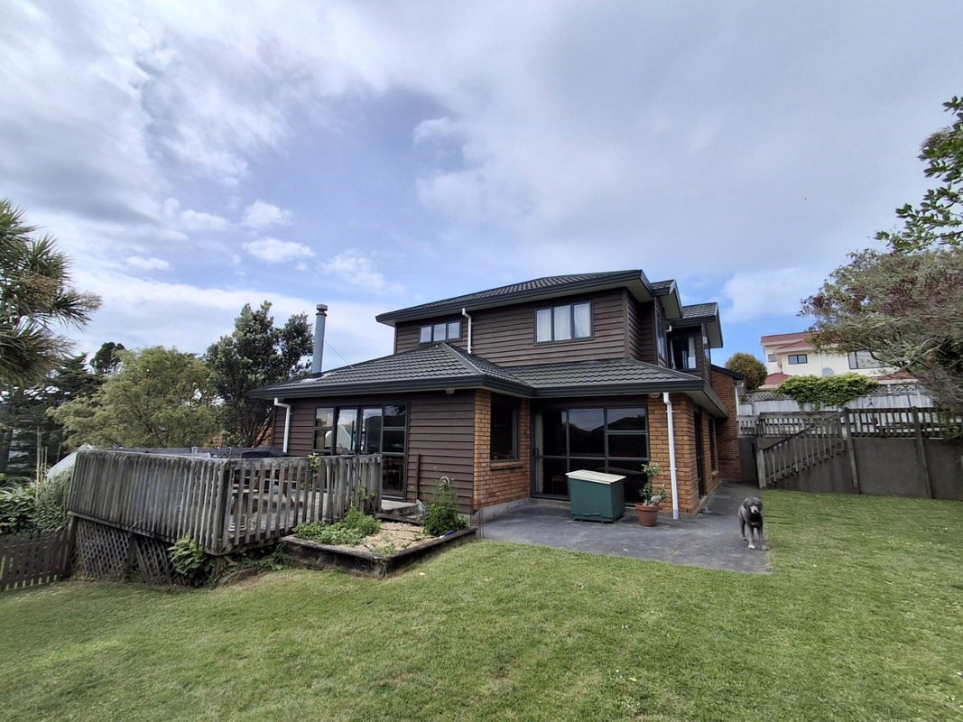 7 Ridley Green, Churton Park, Wellington - Carousel 2