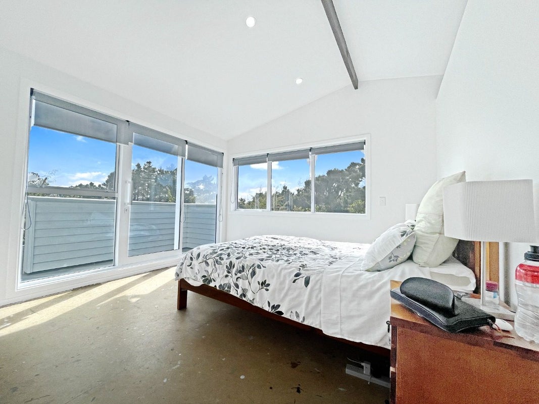 27 Silverbirch Grove, Churton Park, Wellington - Carousel 2