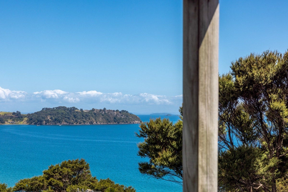 6 Garratt Road, Waiheke Island, Waiheke Island - Carousel 2