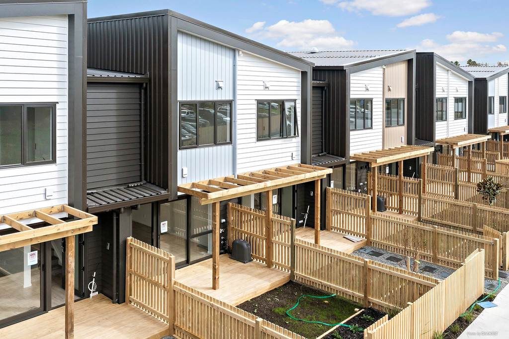 42 Elm Street, Avondale, Auckland - Carousel 1