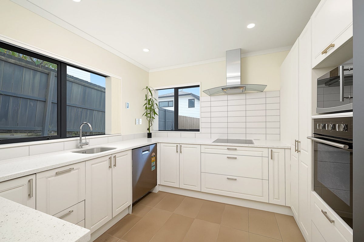4B Virginia Street, Henderson, Auckland - Carousel 2
