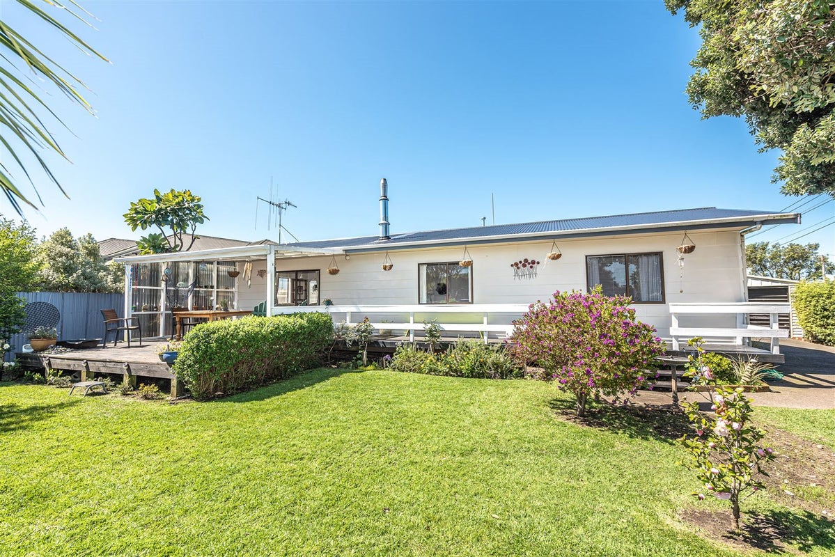 40 Mosston Road, Castlecliff, Whanganui - Carousel 1