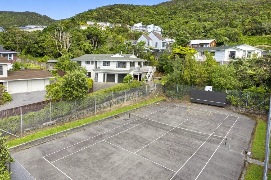 19 Paddington Grove, Karori, Wellington - Carousel 2