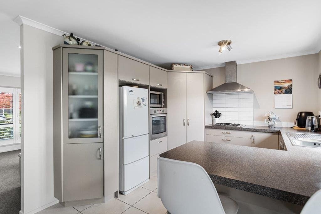 102 Farringdon Avenue, Rototuna North, Hamilton - Carousel 2