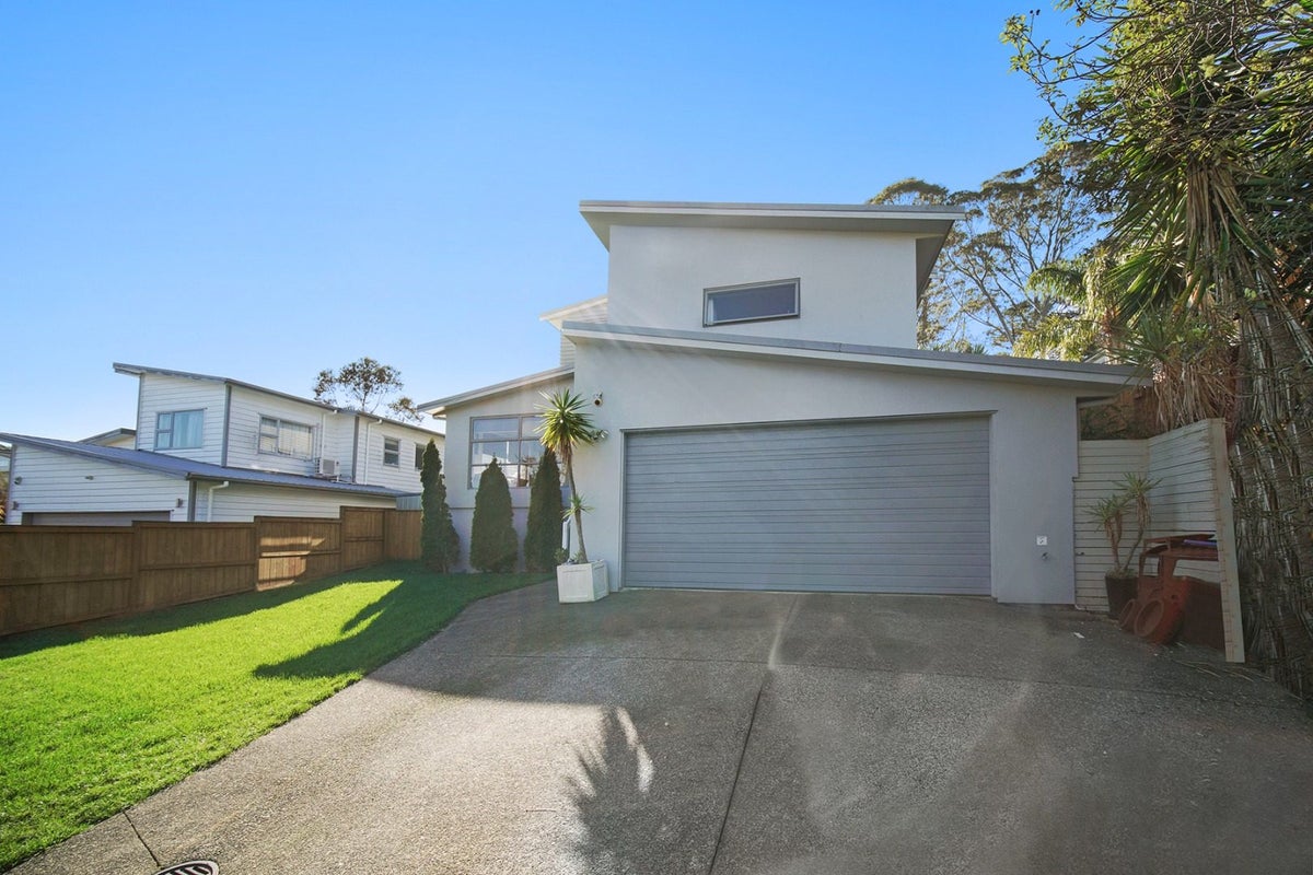 13 Lambir Place, Fairview Heights, Auckland - Carousel 18