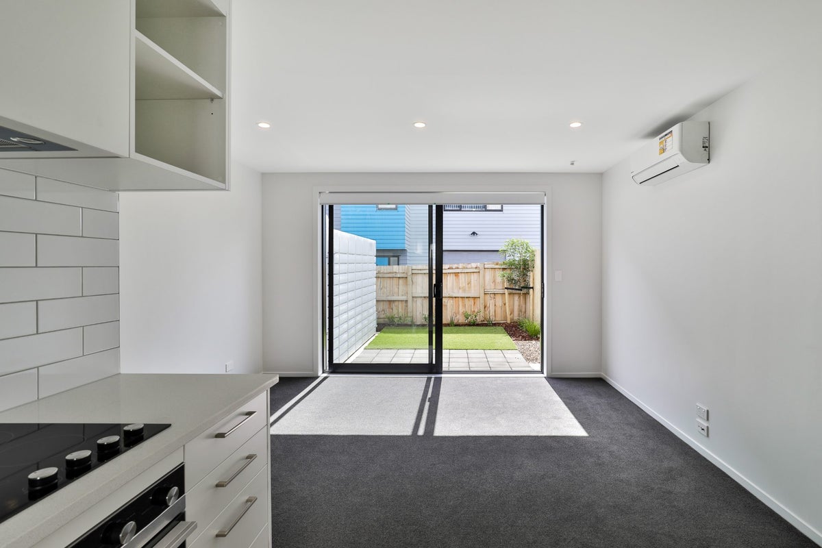 2/3234 Great North Road, New Lynn, Auckland - Carousel 2