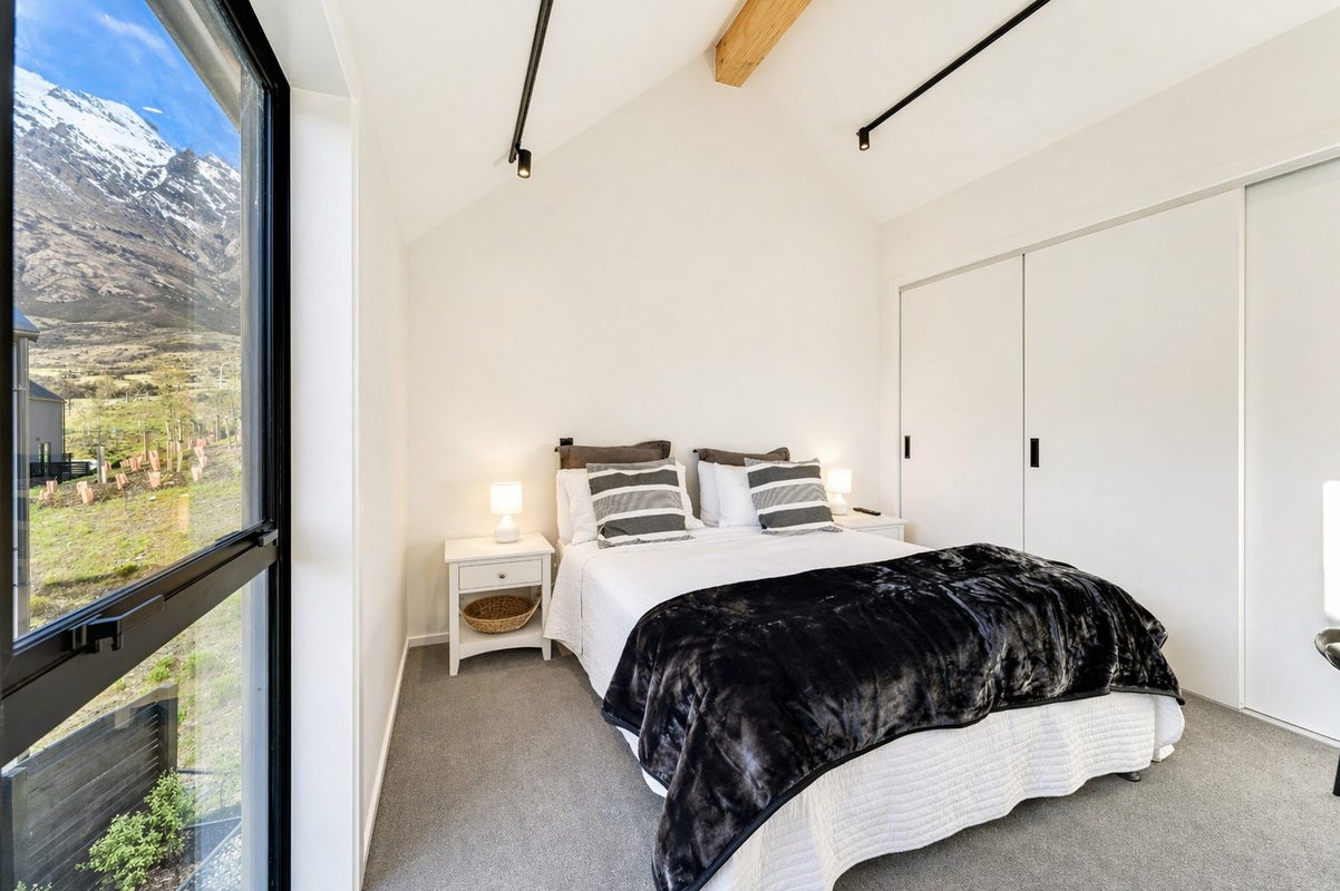 3 Escalator Avenue, Jacks Point, Queenstown - Carousel 2