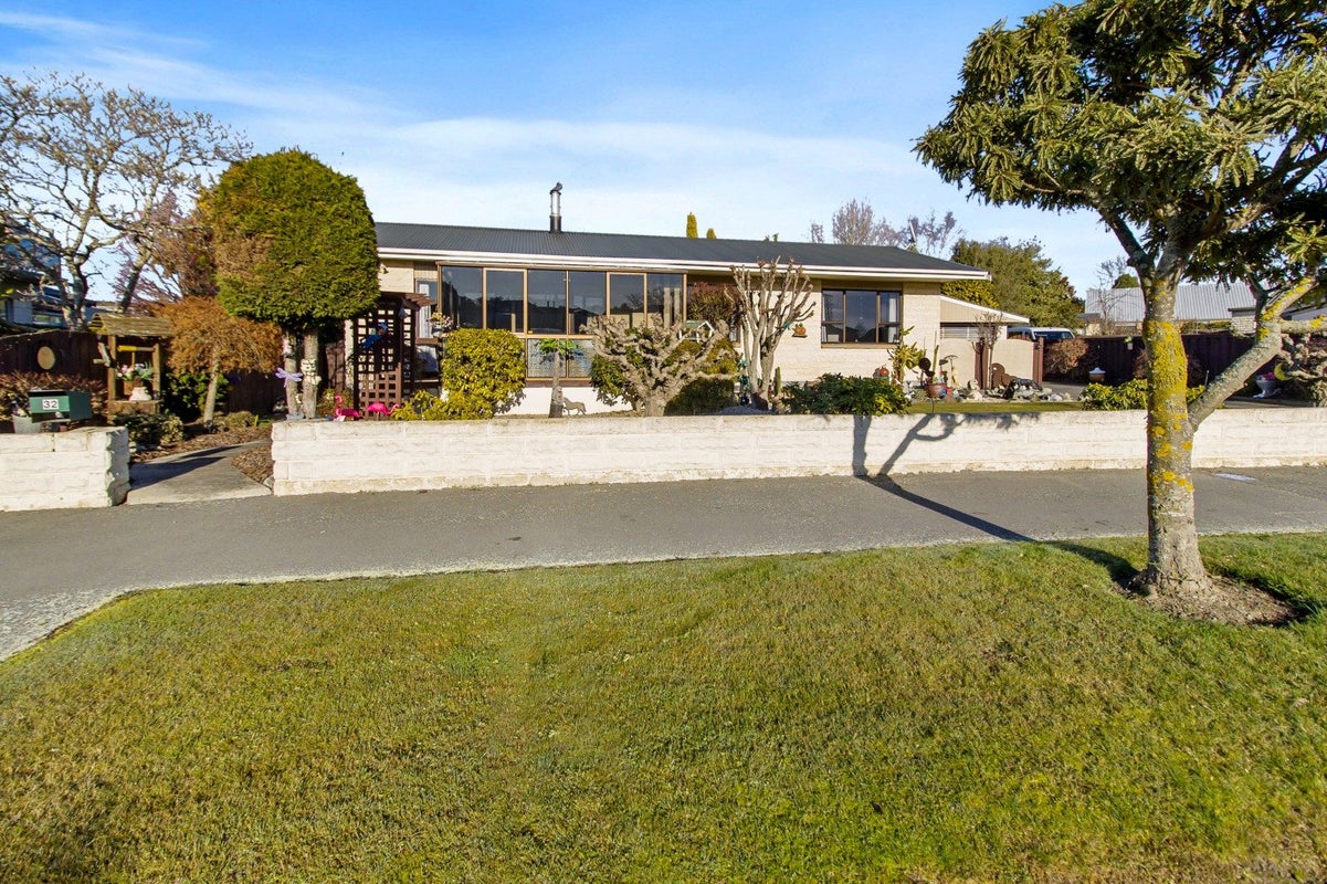 32 Murchison Drive, Gleniti, Timaru - Carousel 1