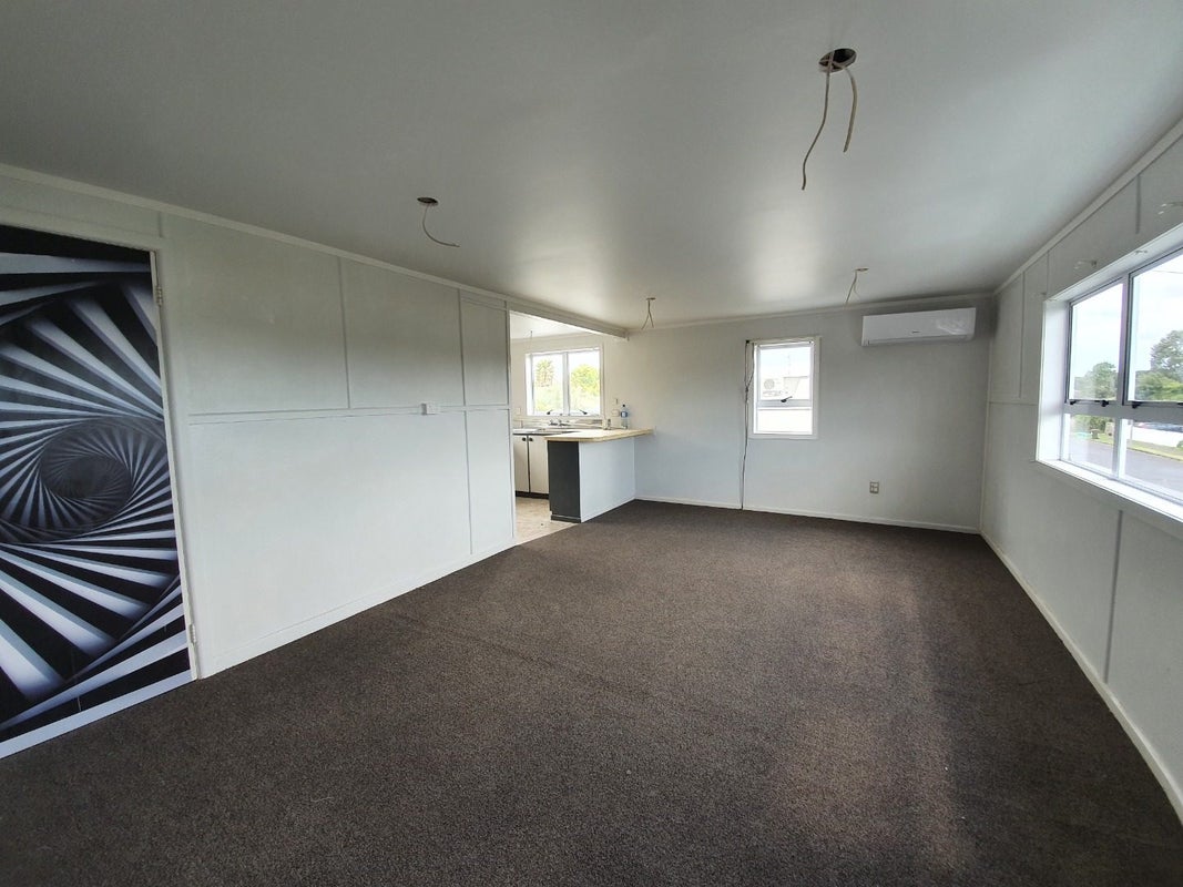 13A Henderson Street, Karori, Wellington - Carousel 2
