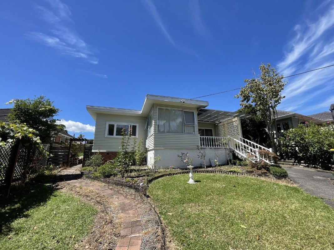 53 Kaurilands Road, Titirangi, Auckland - Carousel 1