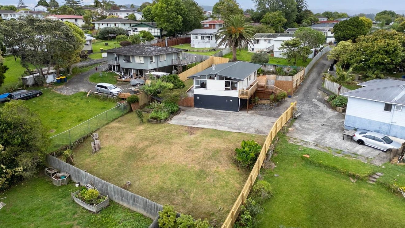 20 Solar Road, Glen Eden, Auckland - Carousel 1