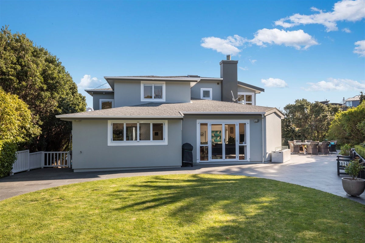 29 Gordon Road, Plimmerton, Porirua - Carousel 35