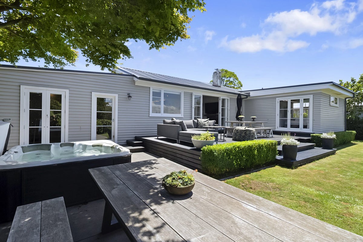 40 Budleigh Street, Frankleigh Park, New Plymouth - Carousel 2