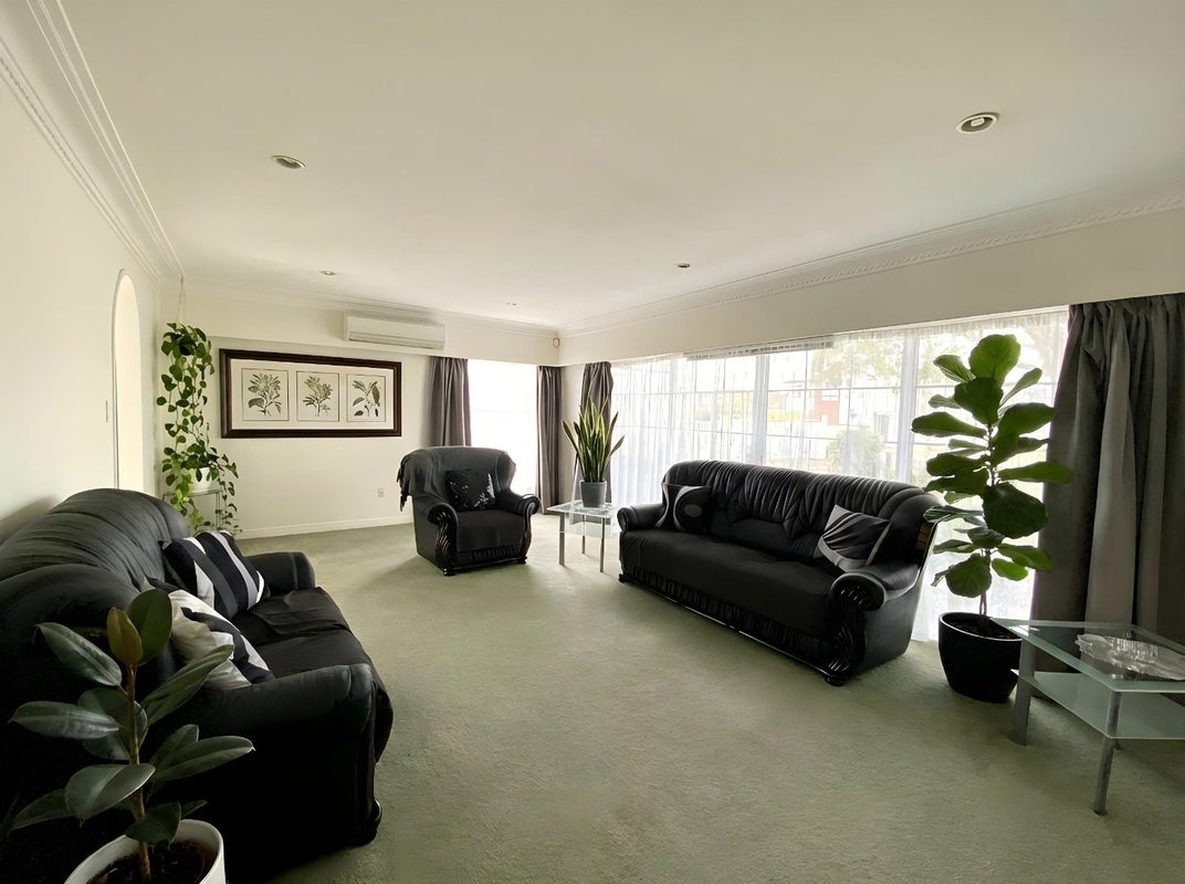 24 Buckingham Crescent, Manukau, Auckland - Carousel 2